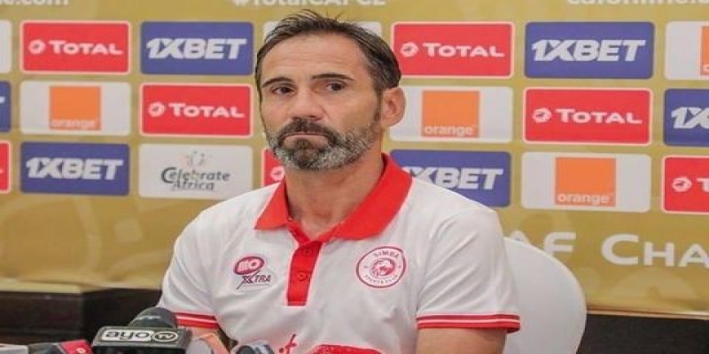 Didier Gomez, l'entraîneur de Simba_photo des droits tiers