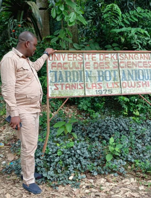 Genie Kande au Zardin Bio de Kis