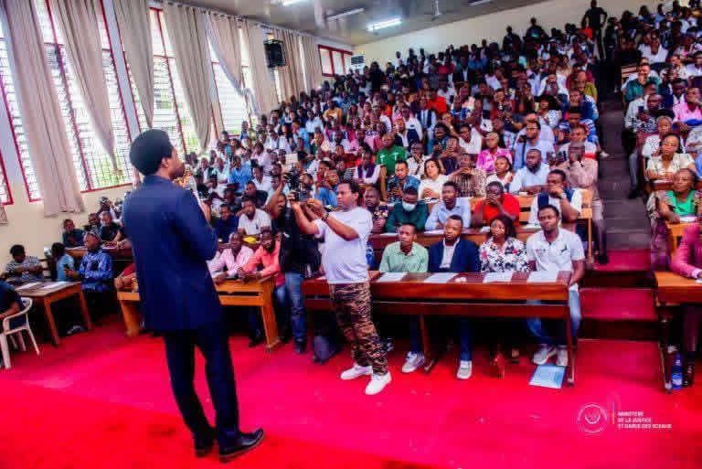 Photo de l'inauguration en mars 2025 du test des inspecteurs judiciaires par le ministre de la Justice de l'époque, Constant Mutamba